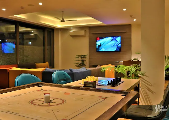 Blue Jay - Dorms & RoomsHostel